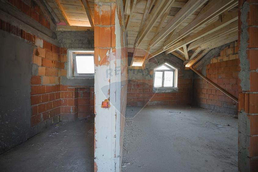 De vânzare casă cu un proiect deosebit, la roșu , Str. Gheorghe Doja - 7