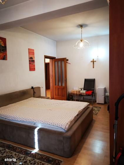 Casă cu 4 camere în Valea Călugărească