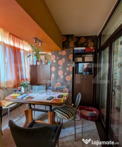 Apartament cu 3 camere decomandat în Central