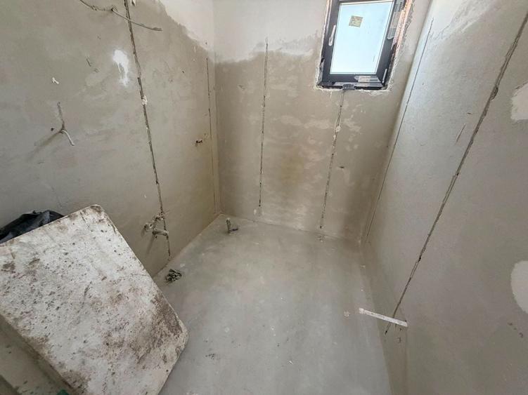 Casă cu 3 camere cu Canalizare în Central