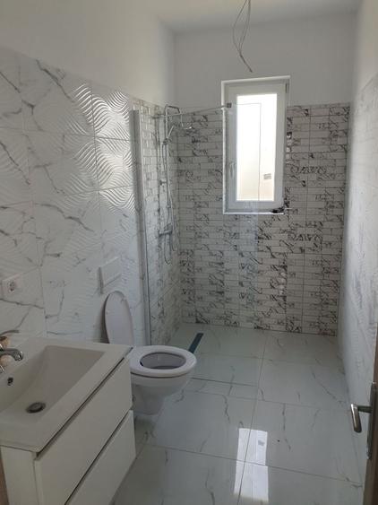 Casă cu 4 camere în Giroc