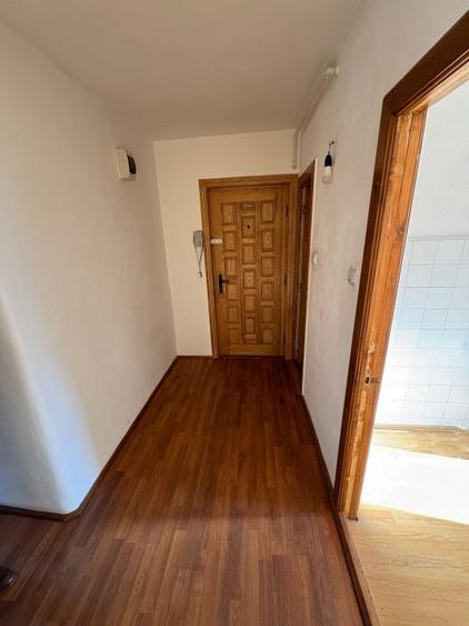 Apartament 3 camere decomandate  Zonă excelentă C.R VIVU - 4