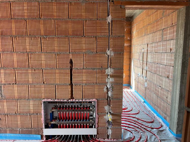 Comision 0 - Dezvoltator 4 cam curte proprie - 155000eur TVA si parcare inclusa - 1