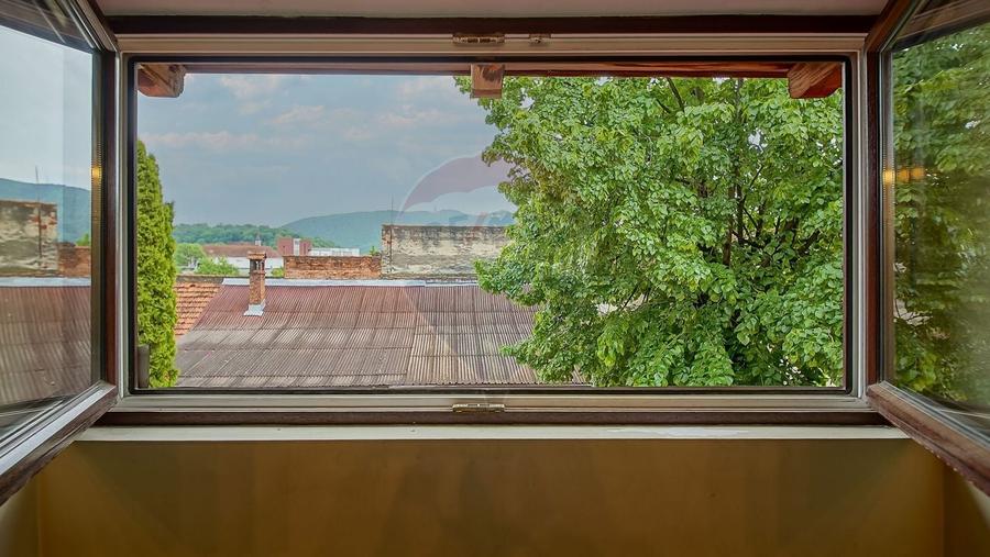 3 camere tip casă, parcare proprie, pod și magazie, Str. Lungă - 16