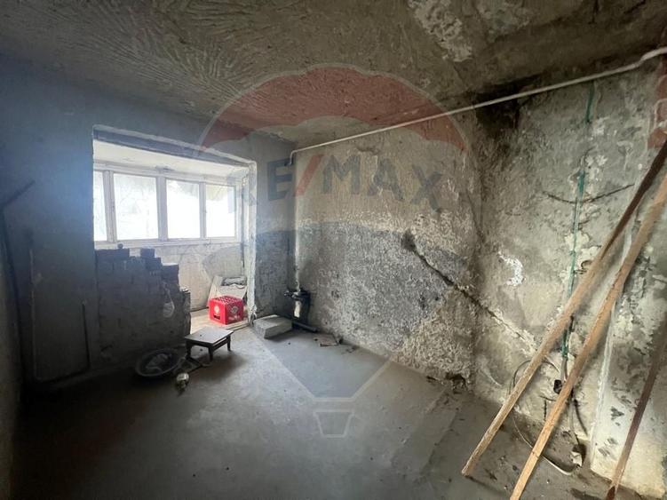 Apartament 3 camere b dul Bucuresti - 3