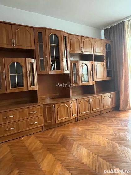 Constanta, apartament 3 camere, semidecomandat confort 2
