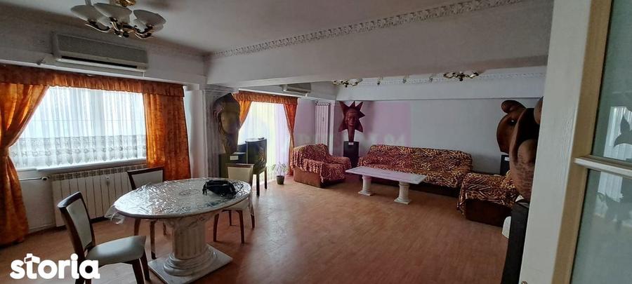 Apartament pe bd Decebal, stradal, - 3