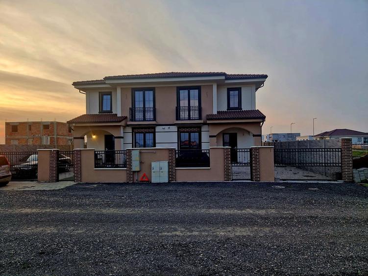 Proprietar Casa Moderna Tip Duplex - 1