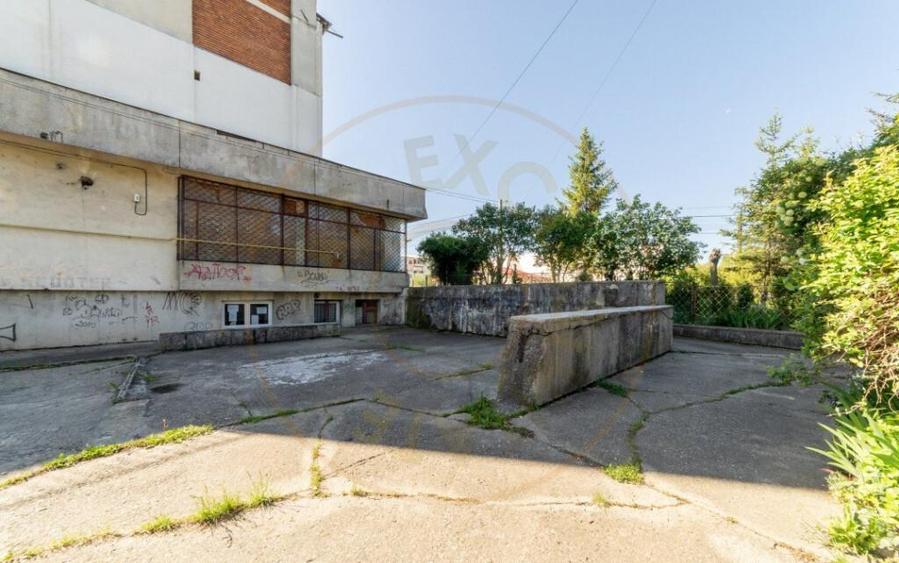 Inchiriere spatiu de depozitare 247 mp, curte 158 mp, Campul - 14