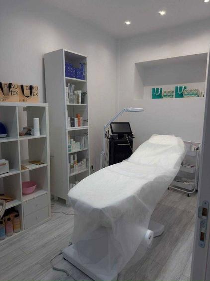 salon de infrumusetare, langa Parcul Herastrau - 5