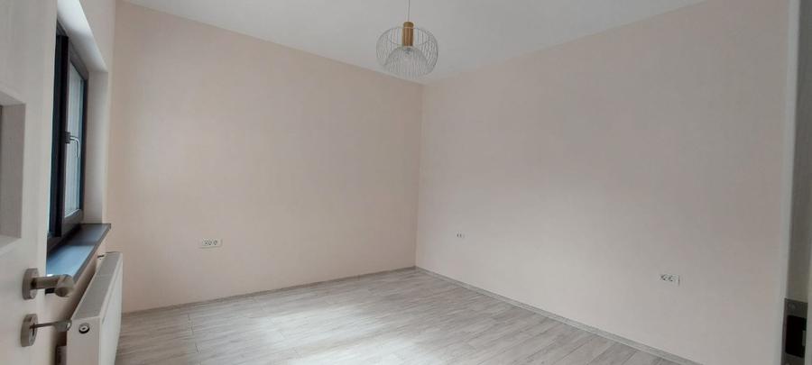 Casa de inchiriat, 3 camere, singur curte, toate utilitatile - 5