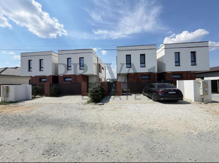 Duplex cu 4 camere cu Canalizare în Moșnița Nouă