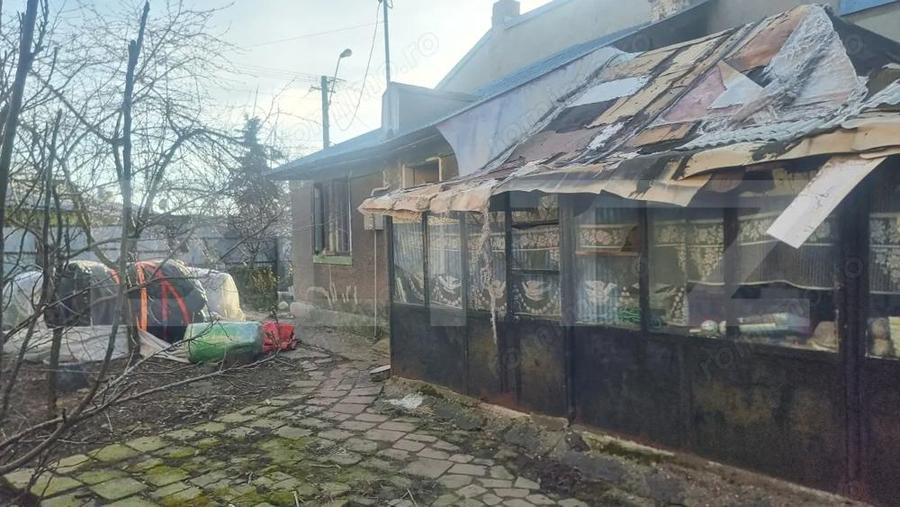 Teren+casa demolabila+anexa noua la rosu - 1