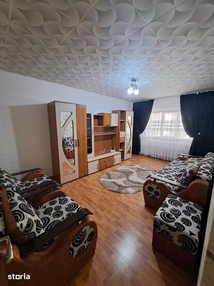 Apartament de inchiriat, 2 camere,etaj 1 - 8
