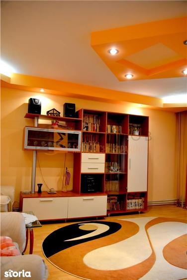 Apartament 3 camere cf 1 decomandat zona 1 Decembrie 1918 - 1