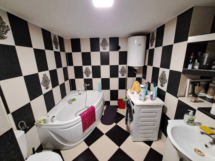 Casa de vanzare + spatiu comercial - comuna Pojorata- Centru - 3