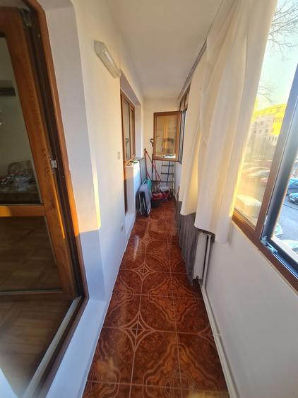 Apartament cu 4 camere decomandat în Central