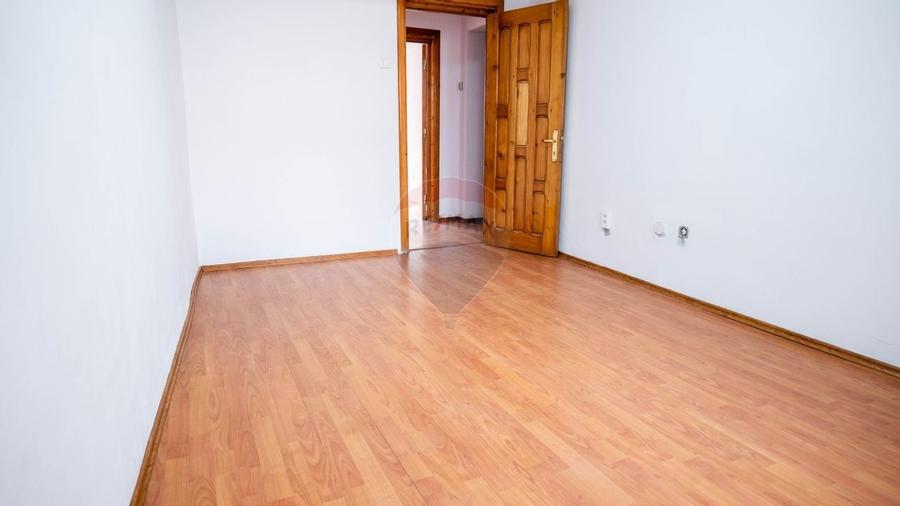 VILĂ MIXTĂ DE VÂNZARE – STRADA 1 DECEMBRIE 1918 - 30