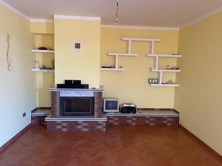 Casă de vânzare cu etaj  - 6