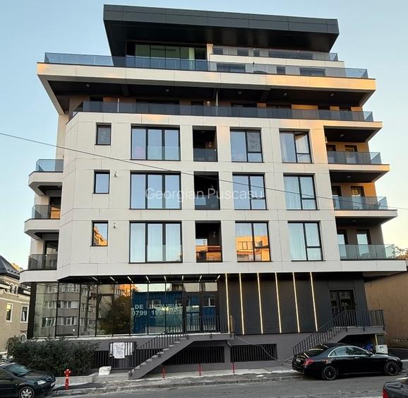 Spatiu Comercial Lux