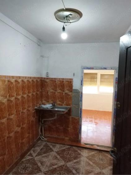 Vand garsoniera schela etaj 2 - 1