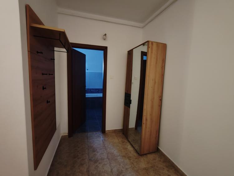 Garsoniera libera la vanzare, confort sporit zona Piata Tractorul - 6