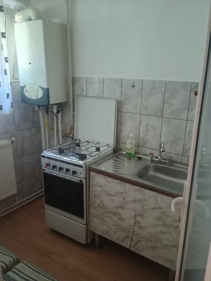 Inchiriez garsoniera zona OMV 34mp complet utilata - 5