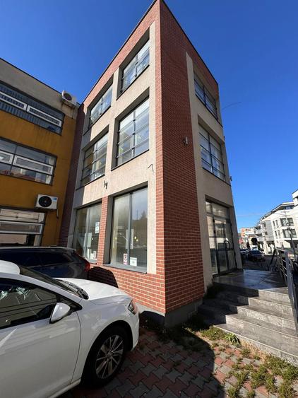 Spatiu comercial.birouri . motilor Nr 100 - 5