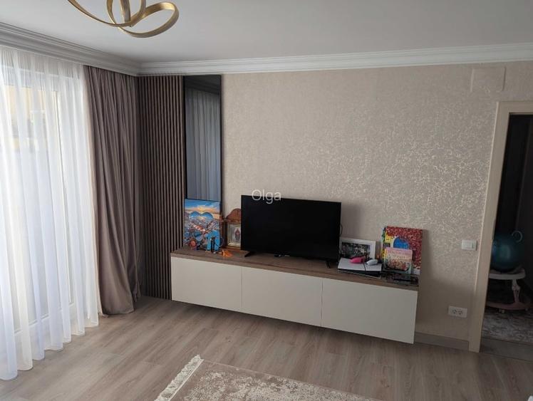 3 camere Urban Plaza Astra