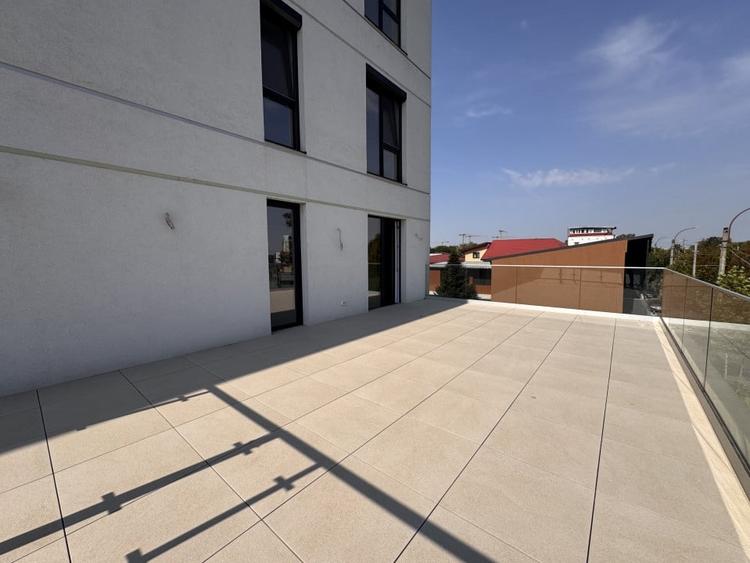 Un spatiu generos pentru idei marete - 111,6 mp, 2 terase spectaculoase ! - 15