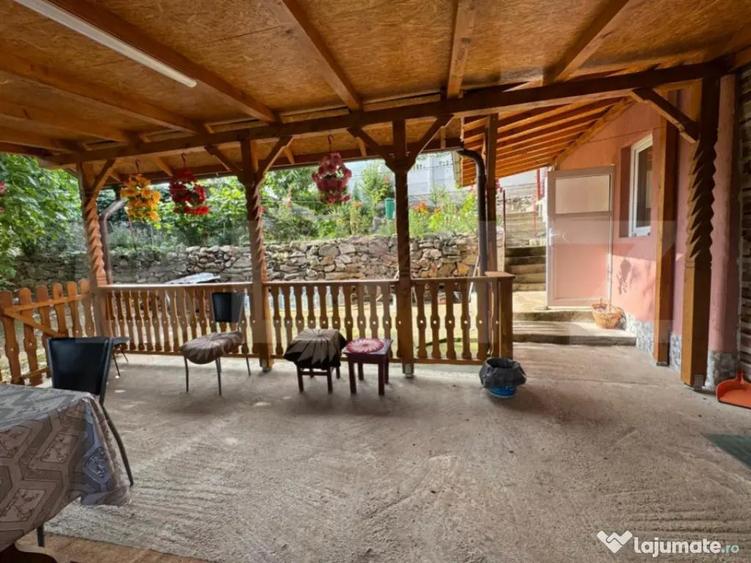 Casa cu 3 camere, 70 mp, in Ghelari - 11