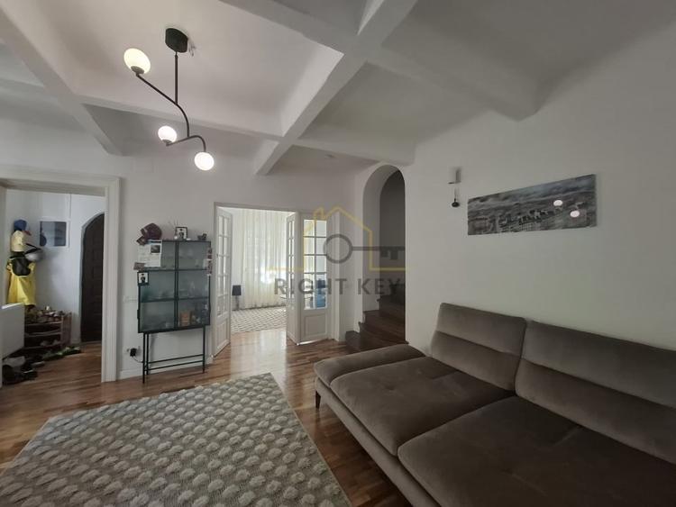 Capitale, Vila interbelica 7 camere, 222mp utili, curte si 3 locuri parcare! - 2