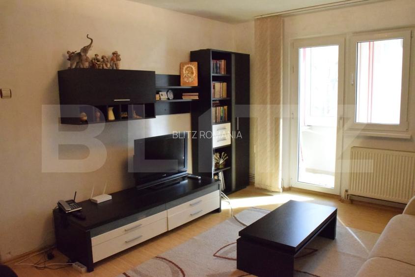 Apartament cu 3 camere, semidecomandat, la etaj intermediar, zona Astra