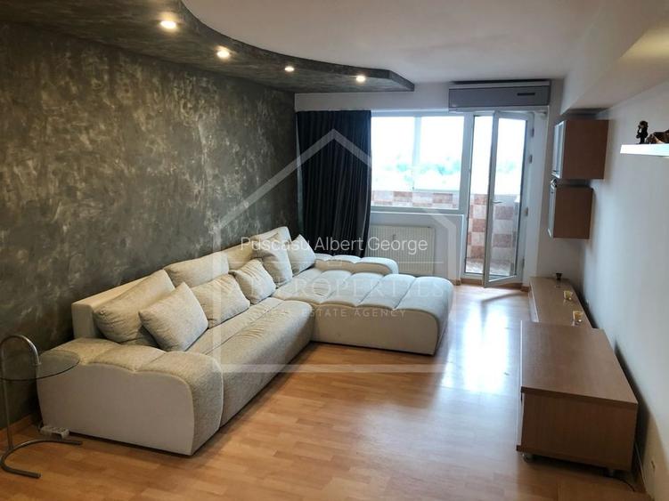 Apartament cu 3 camere decomandat în Aviatorilor Apartament cu 3 camere decomandat în Aviatorilor