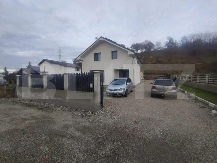 Casa pe 2 nivele cu 5 camere si 140 mp +teren 850 mp oras Beclean,zona Romfulda - 5