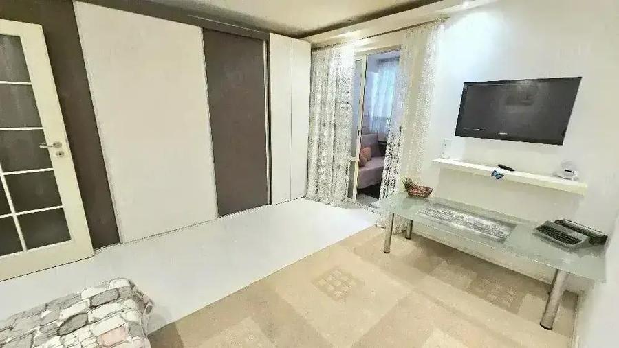 Garsoniera Drumul Taberei, Plaza Romania - 4