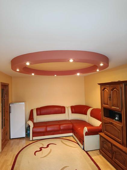 APARTAMENT 3 CAMERE CENTRU, mobilat si utilat - pret la 82.000 - 1