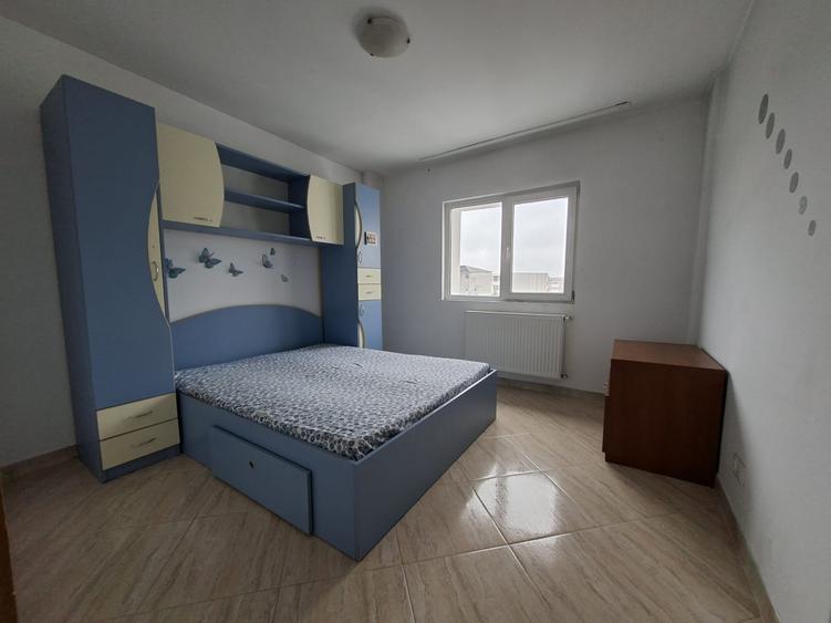 Mioritei (Carrefour)-3 cam decomandat/ 2 bai /centrala /renovat/et.4 cu sarpanta - 7