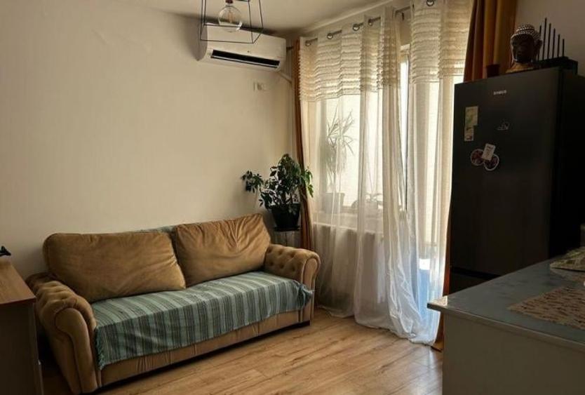 ► Palazu MARE Garsoniera 40m² cu BALCON Mobilata Utilata Centrala pe Gaze LIFT - 1