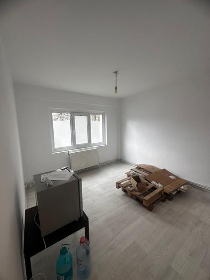 Spatiu comercial, 3 camere, decomandat,  zona Alexandru cel Bun - 5