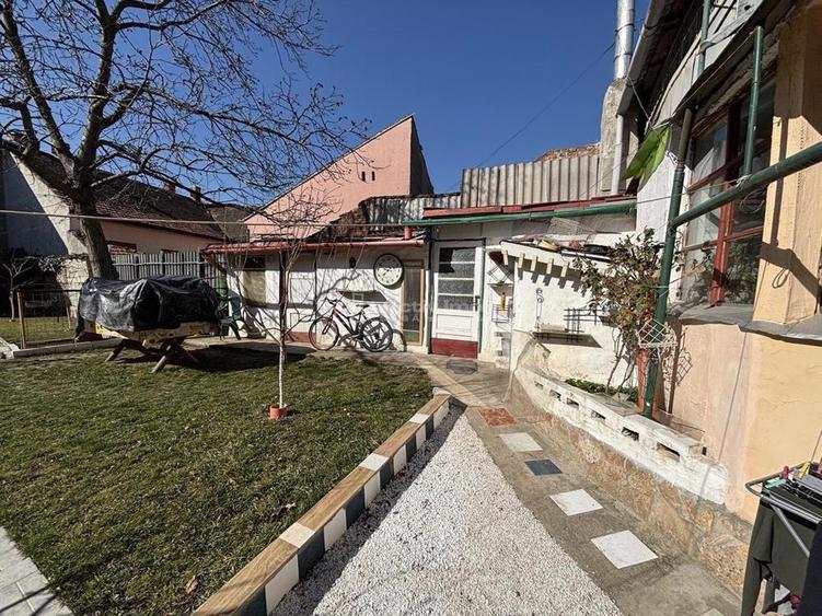 Casa central singur in curte - 150 mp util - 411 mp curte - 8