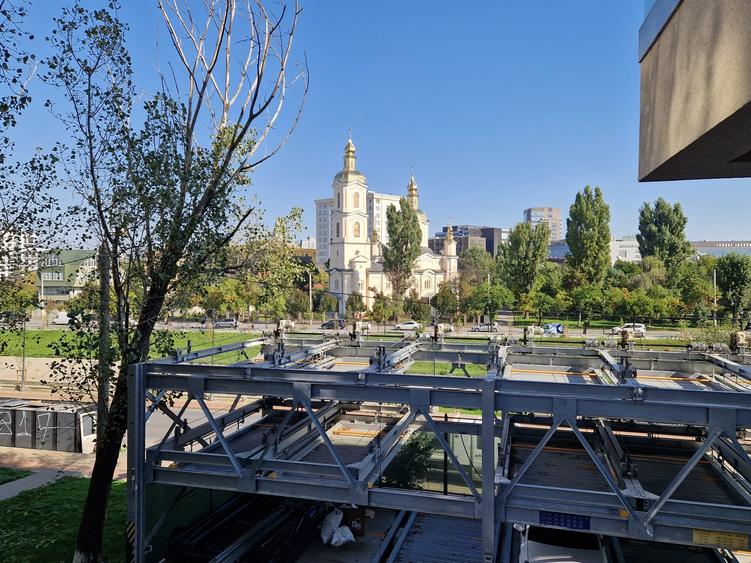 Vis a vis de Palas Mall -ideal ca birou  Cod:159852 - 3