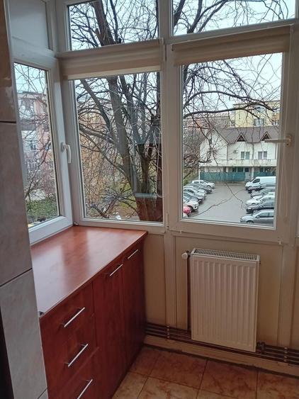 Inchiriez apartament 2 camere decomandat Sararilor, AC, centrala - 3