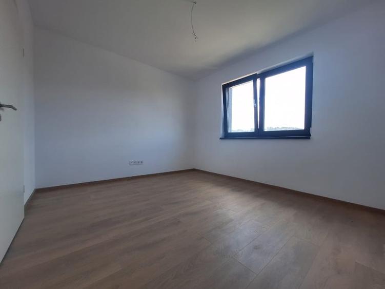 EXCLUSIVITATE! Casa tip duplex,  finisaje premium, curte, 2 locuri de parcare - 10