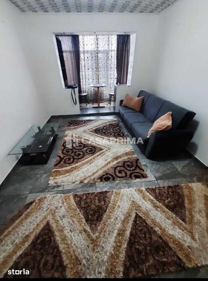 Apartament cu 3 camere în Podu Roș