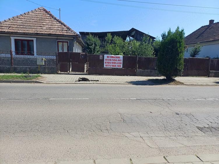 Casă cu 3 camere cu Teren 1500 Mp în Central