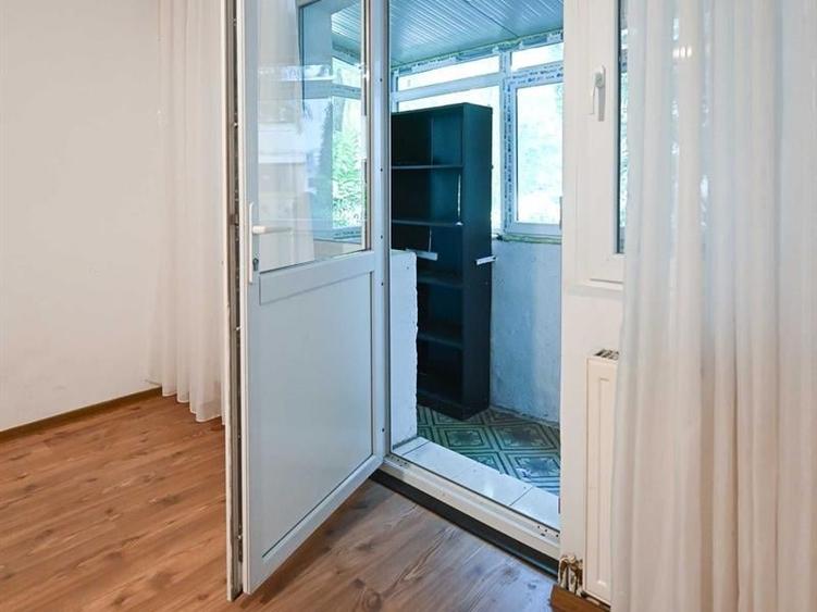 Apartament cu 2 camere semidecomandat în Rovine