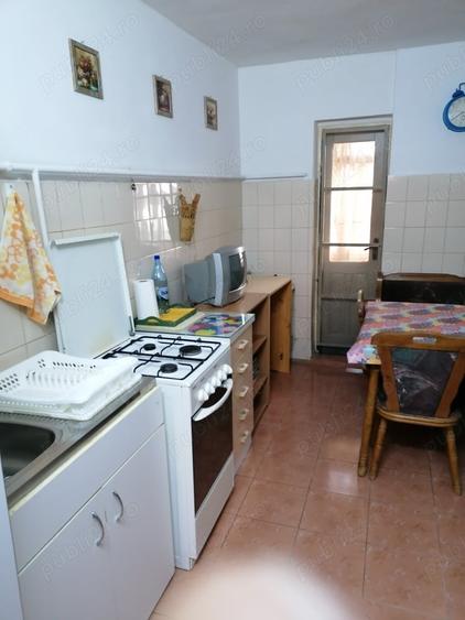 Apartament cu 3 camere decomandat în Caracal