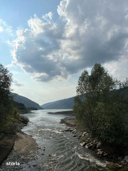 Teren de 500 mp, în Zăvoi