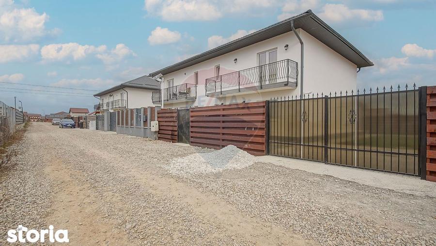 Casă cu 4 camere cu Teren 300 Mp în Central